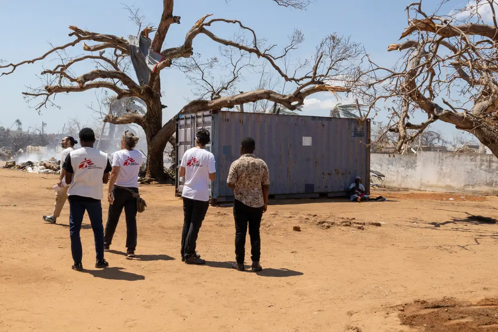 El equipo de MSF visitó el centro de salud de la ciudad de Mecufi, en el norte de Mozambique, para evaluar las necesidades médicas en la zona tras el devastador impacto del ciclón 'Chido'.