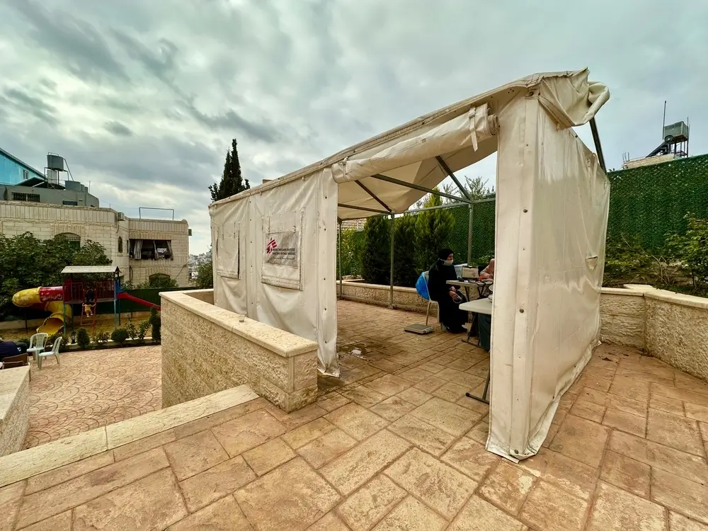 En la clínica móvil de MSF en el Centro Jaber en el área H2 de Hebrón. Cisjordania, Palestina brindamos atención médica a la población.