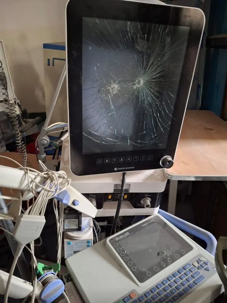 Máquinas destruidas en un hospital del norte de Gaza.