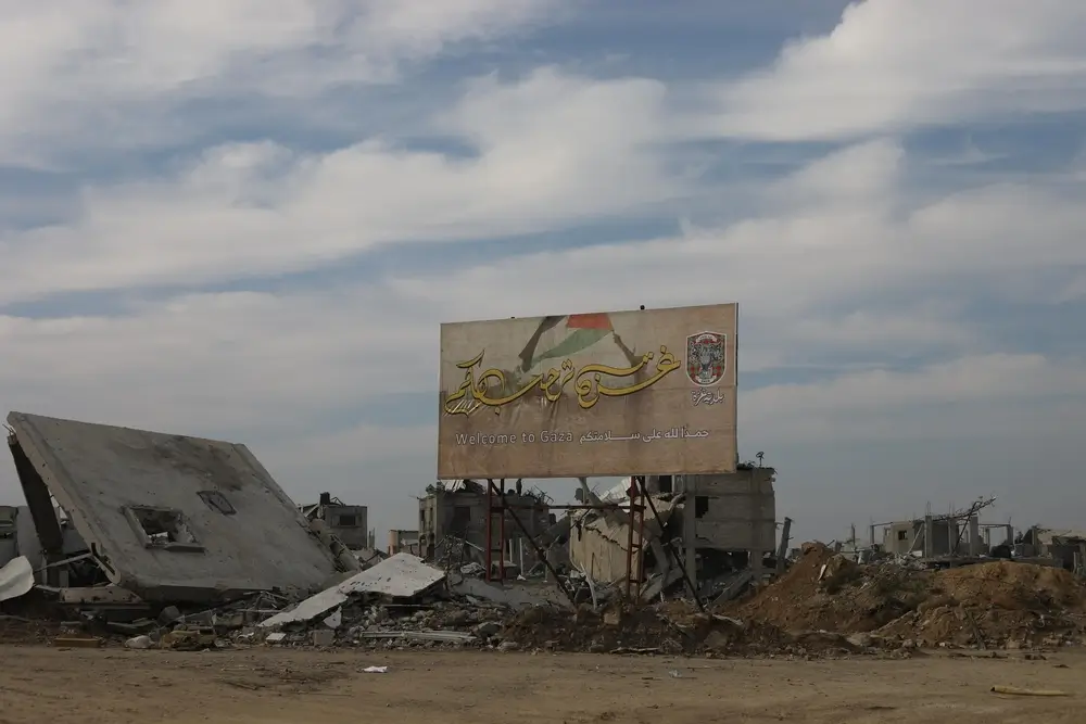 Una valla publicitaria anuncia «Bienvenidos a Gaza» en la ciudad de Gaza.