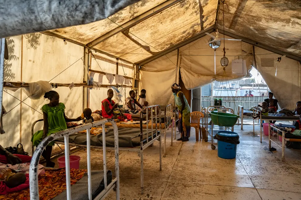 MSF comenzó a apoyar el hospital Old Fangak en el estado de Jonglei, Sudán del Sur, en 2014, para brindar atención de nivel hospitalario a comunidades remotas.