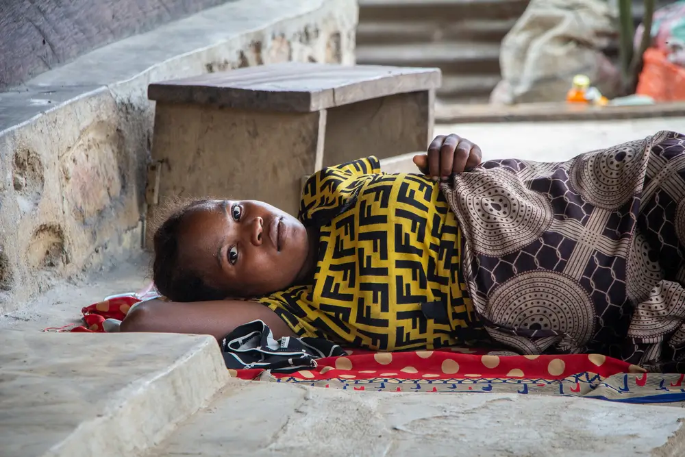 Madeleina, de 20 años, espera su primer hijo en el "Village d'Accueil" del hospital de referencia general de Walikale.