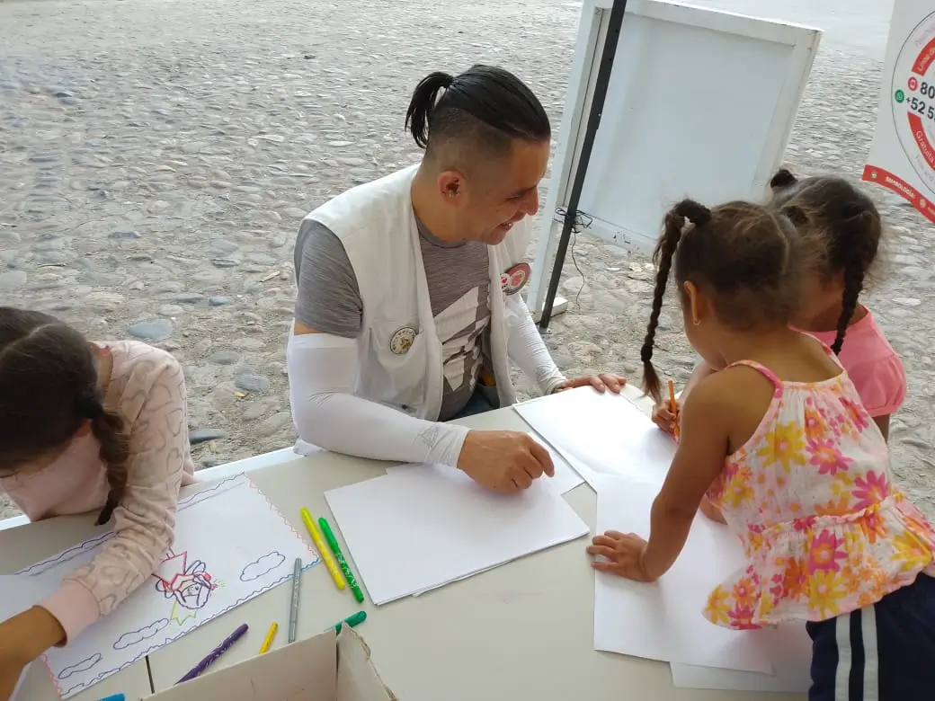 El equipo de MSF realiza actividades lúdicas con las infancias migrantes. Esquipulas, Guatemala.