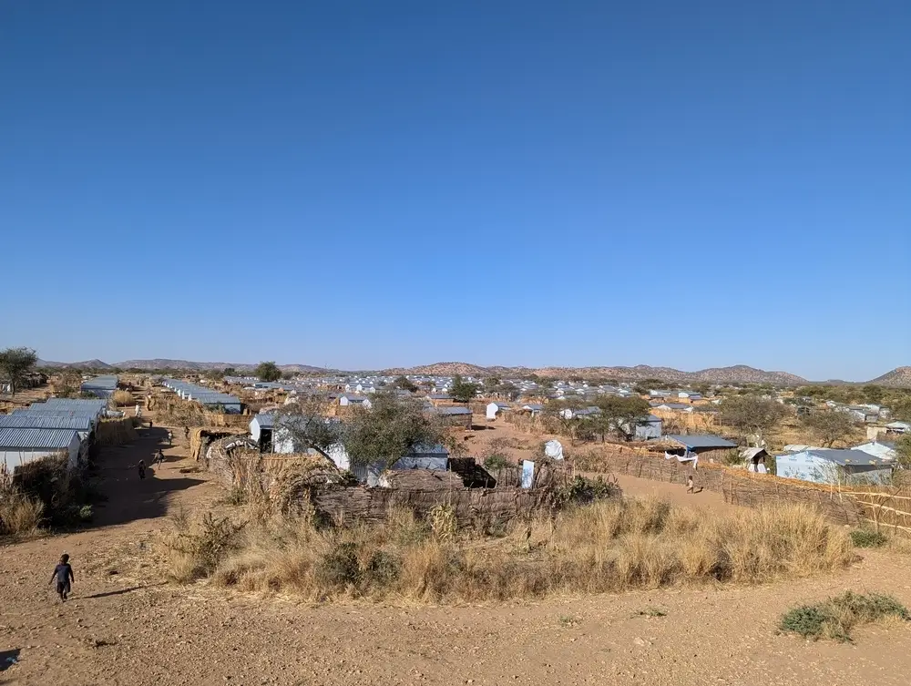 Vista del campo de personas desplazadas de Metche, en el este de Chad, donde viven más de 43,000 sudaneses que han huido de la guerra.