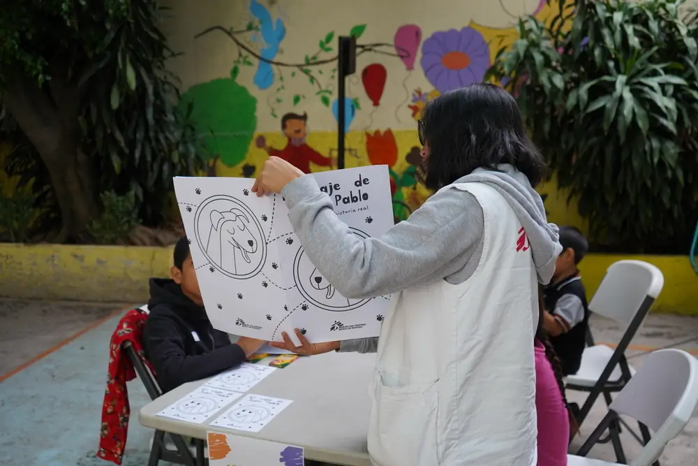 El CAI brinda evaluación y atención psicológica a personas migrantes que han sufrido actos de violencia extrema en sus países de origen o durante su travesía, incluyendo violación, secuestro y tortura. Ciudad de México, 2024.