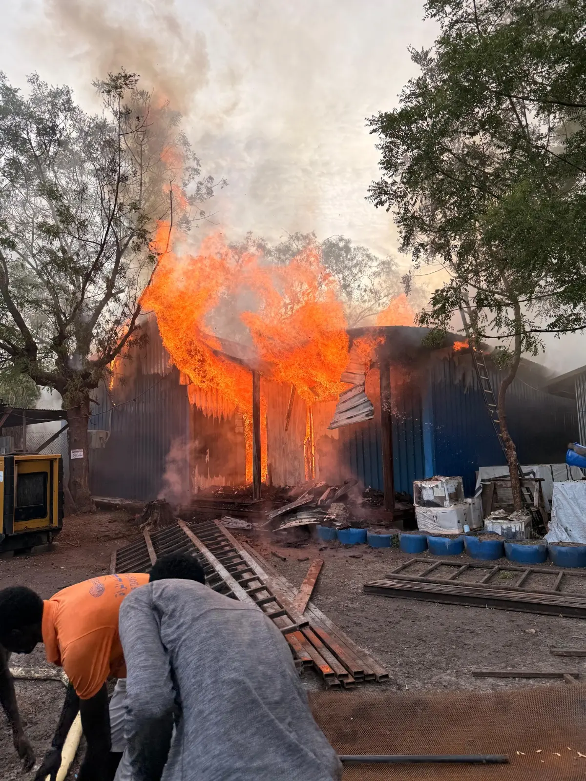 La farmacia del hospital de MSF en Old Fangak, Sudán del Sur, en llamas tras el ataque.