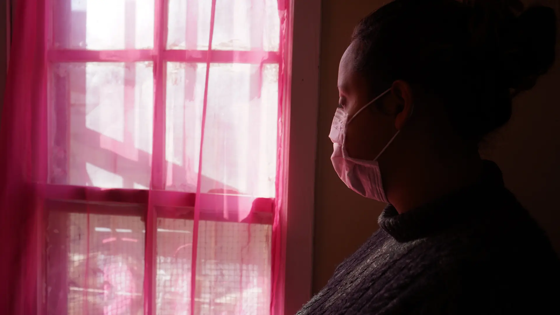 Alicia, Honduras, San Pedro Sula, 23 años viaja con su esposo de 30 años y su hija de 8 meses. En más de una ocasión ha intentado pedir asilo en los EEUU y ha sido deportada y detenida por las autoridades de EEUU.