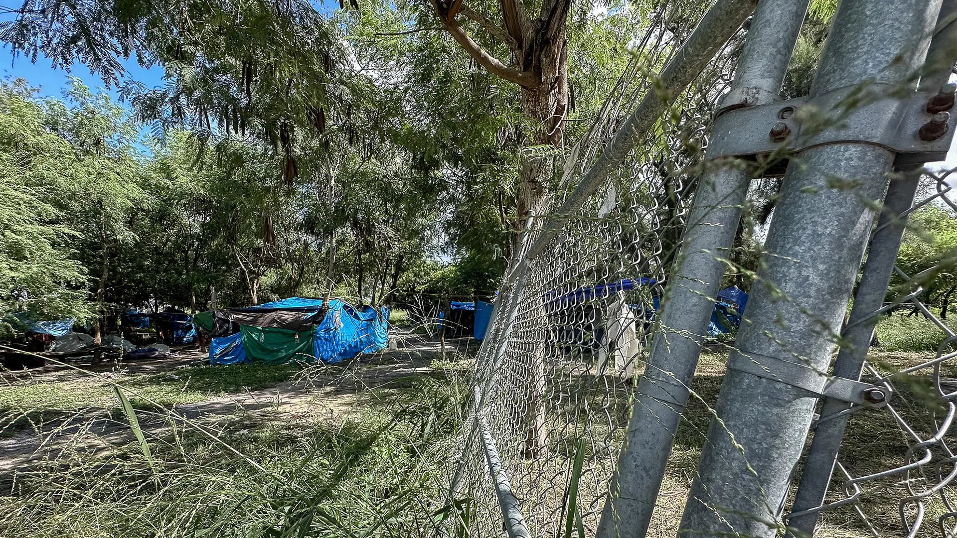 Vista del campamento de personas migrantes ‘El Bordo’ en el municipio de Matamoros, Tamaulipas, justo en la frontera con Estados Unidos que delimita el Río Bravo.
