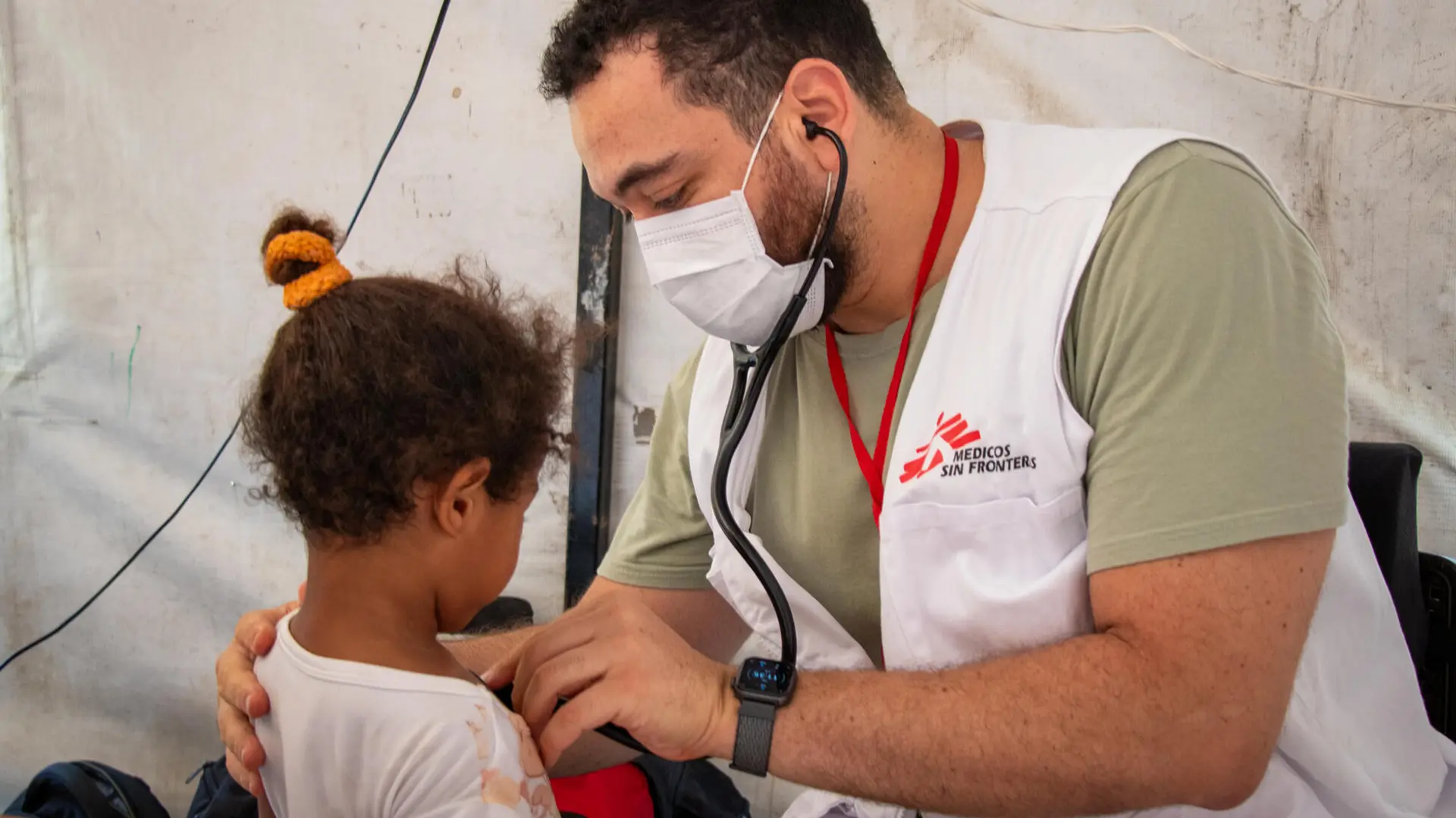 MSF brinda atención médica a víctimas del conflicto armado y migrantes con barreras de acceso a la atención médica en Arauca. 