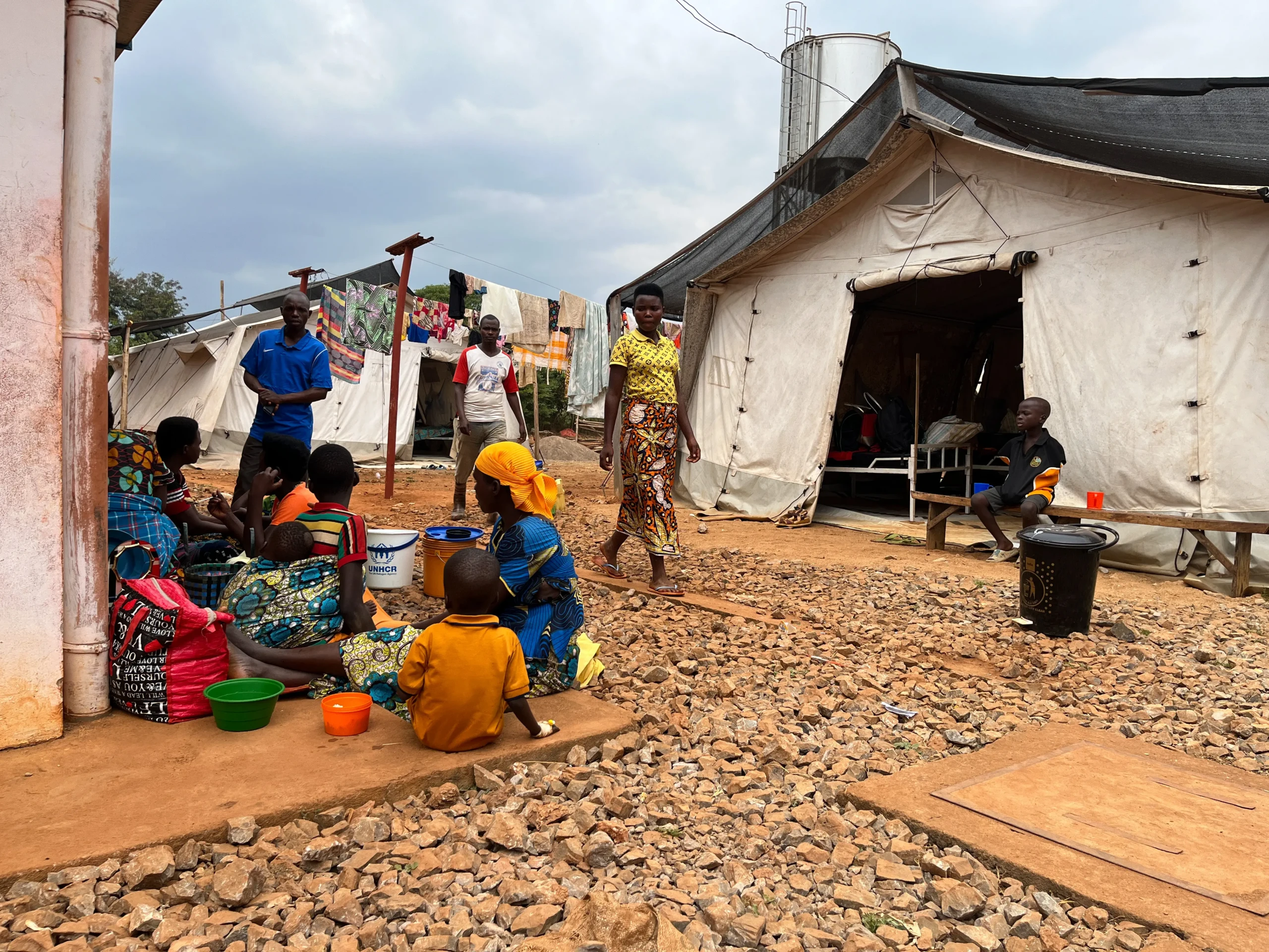 Una extensión temporal instalada por MSF en la sala de pediatría del Hospital Gihofi. Durante el pico de malaria, se instalaron 20 camas más para niñas, niños y embarazadas con malaria.