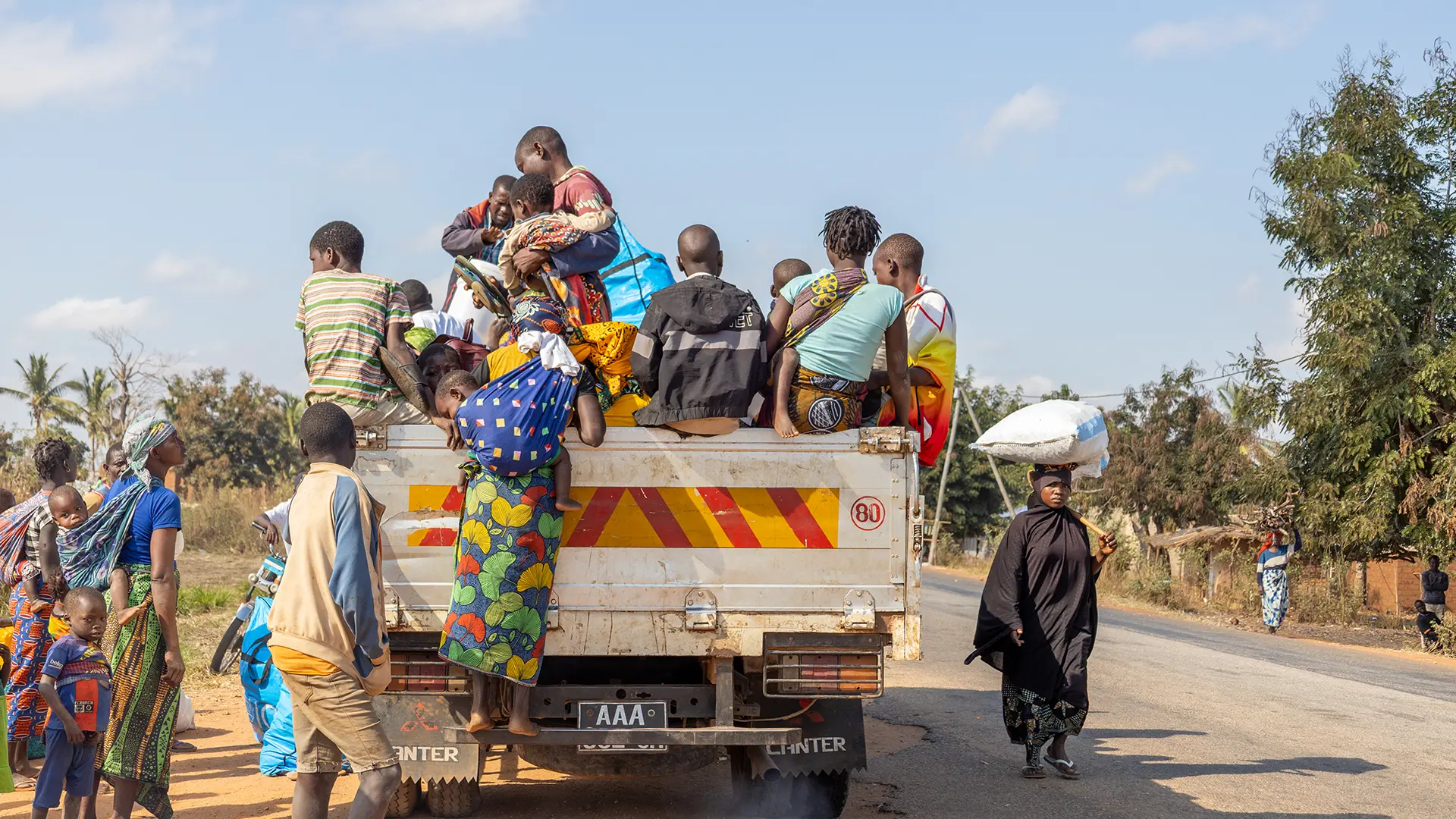 Familias enteras se han visto obligadas a huir de sus casas y buscan refugio en Chiure. © Marília Gurgel/MSF