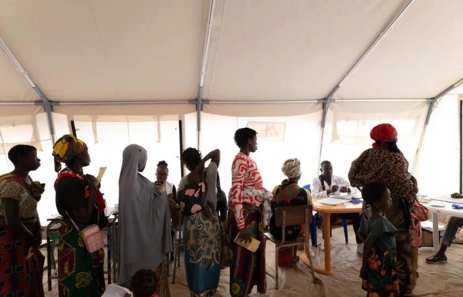 MSF lanzó una respuesta de emergencia en apoyo al Ministerio de Salud local para atender las necesidades de miles de personas que buscan refugio en la ciudad de Chiure, al sur de Cabo Delgado.