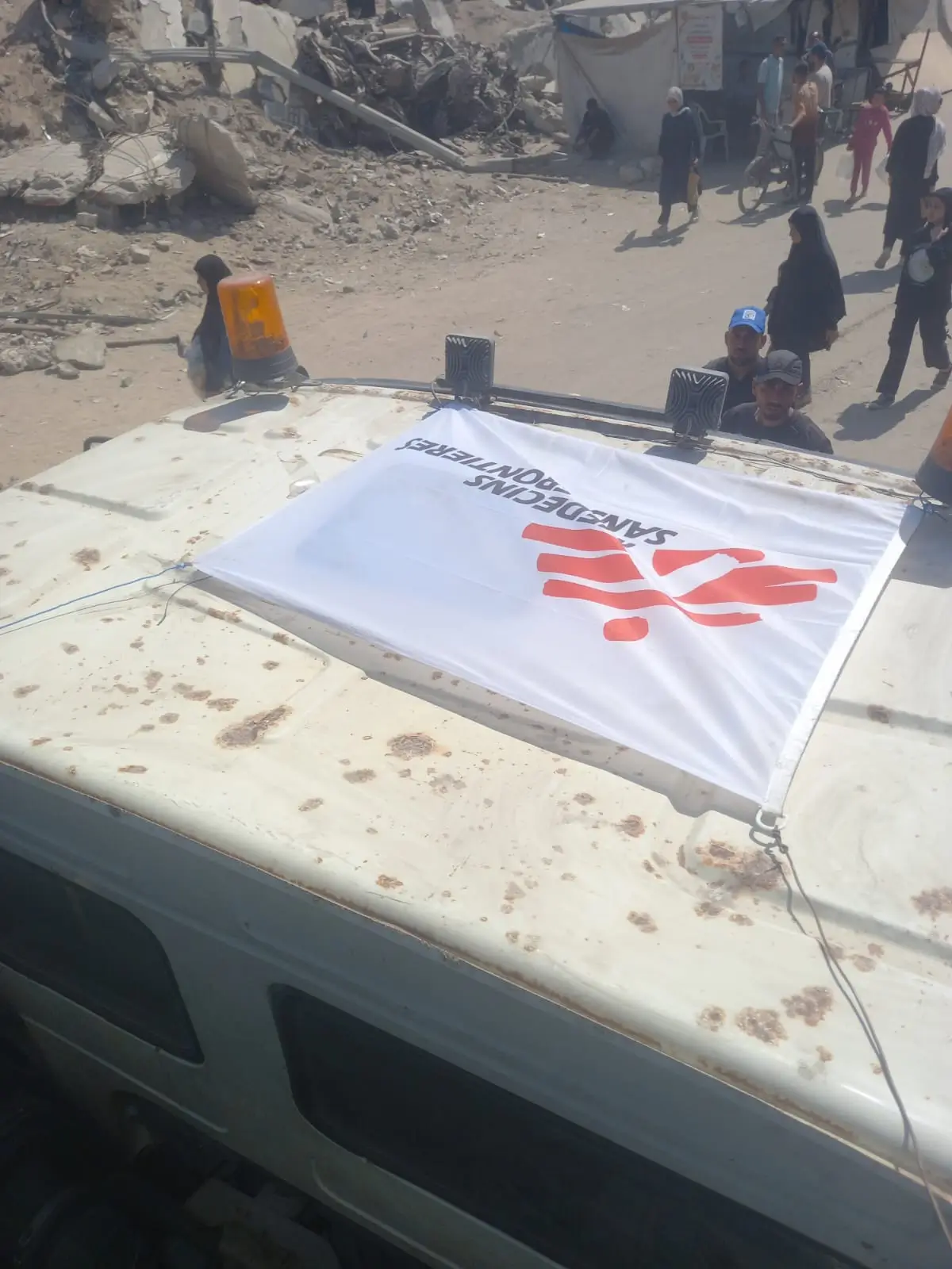 En la tarde del lunes 15 de septiembre, las fuerzas israelíes dispararon contra un camión cisterna de MSF, claramente identificado.