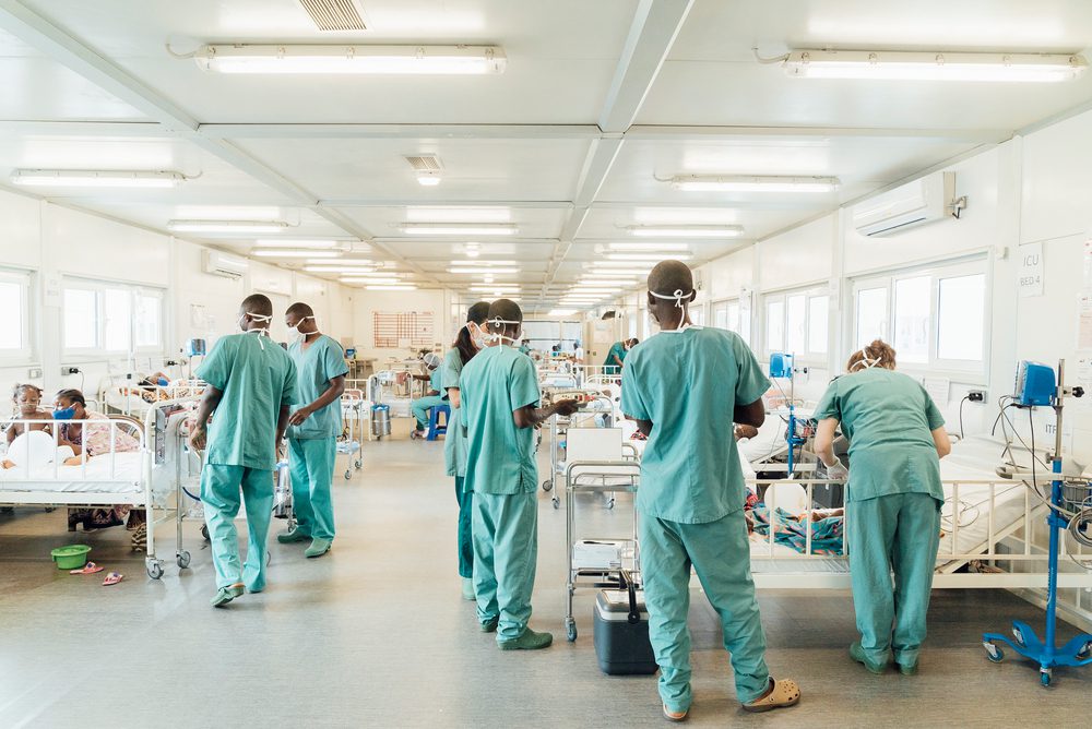 en el centro de alimentación terapéutica intensiva del Hospital Hangha de MSF, en el distrito de Kenema