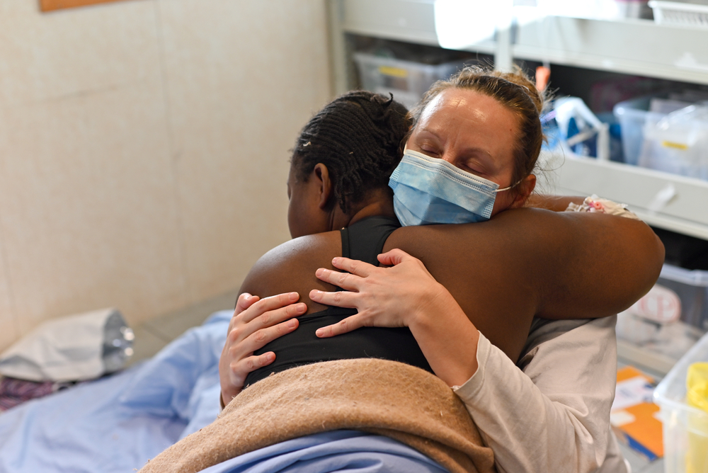 Fatima, una paciente a bordo del Geo Barents, el barco de Médicos Sin Fronteras en el Mediterráneo 