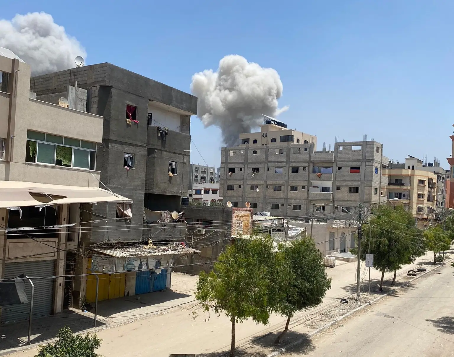 Ataque al campo de refugiados de Al-Nuseirat, en la zona central de Gaza.