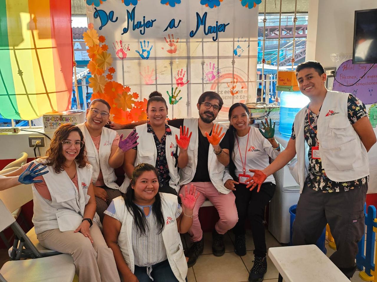 Fidencio, enfermero y equipo en el proyecto de migración en Guatemala.