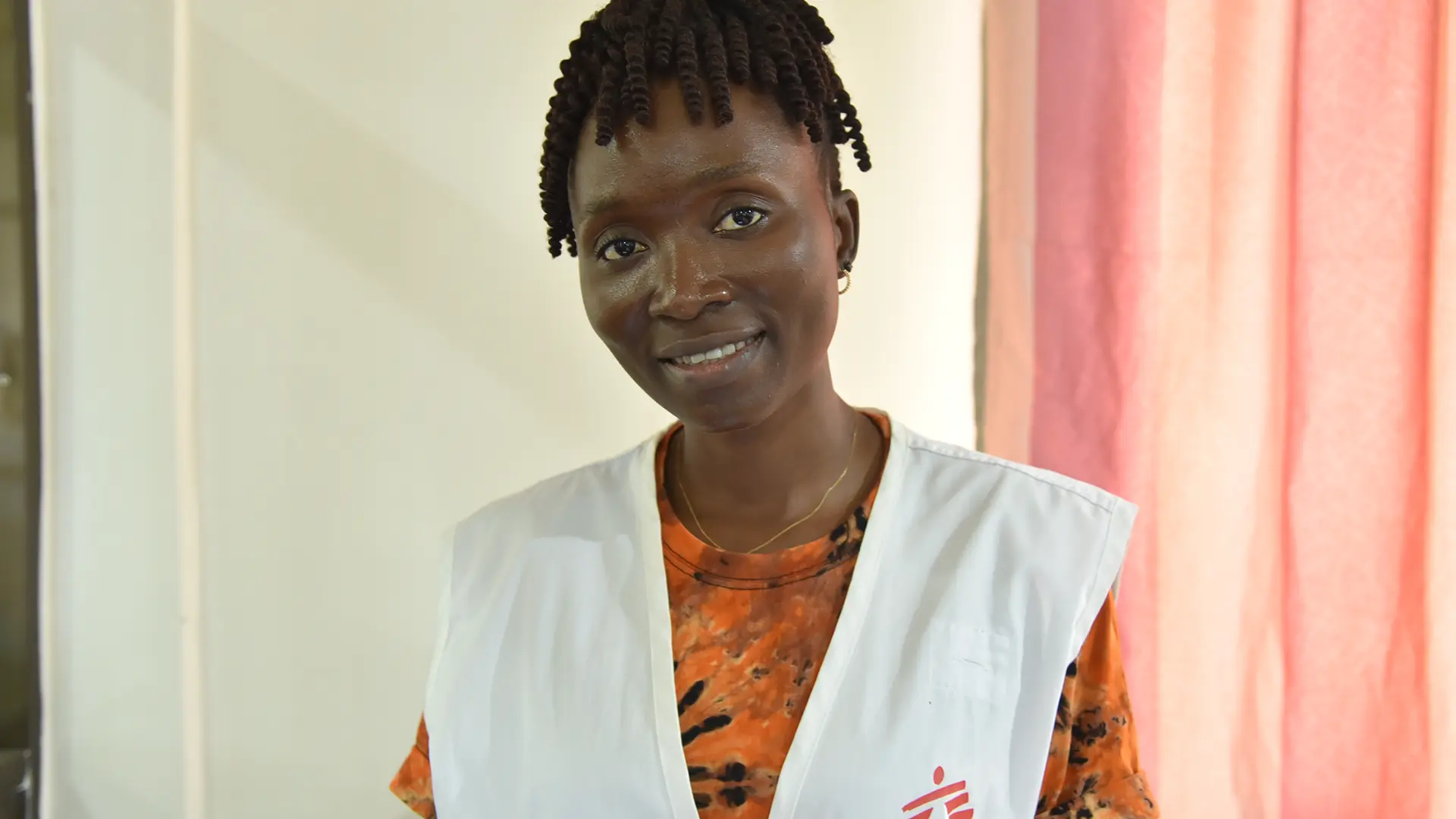 Agnes Dama es la asesora médica de MSF para nuestra respuesta mpox en Sierra Leona, junio de 2025.