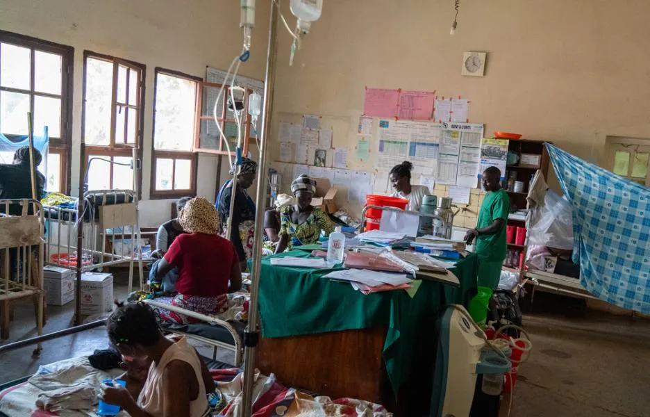 Antes de la intervención, el hospital registraba solo unos cinco nuevos ingresos pediátricos por semana; en junio, esa cifra había aumentado a aproximadamente 60.