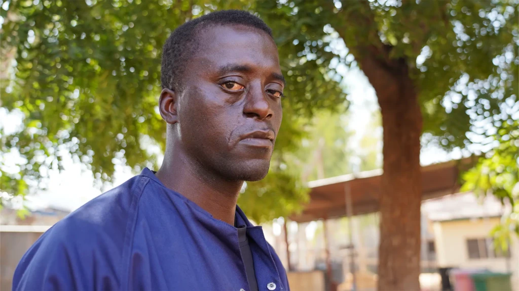 Hussaini Usman, sobreviviente de noma y agente de higiene de MSF en el Hospital Infantil Noma en Sokoto, Nigeria.